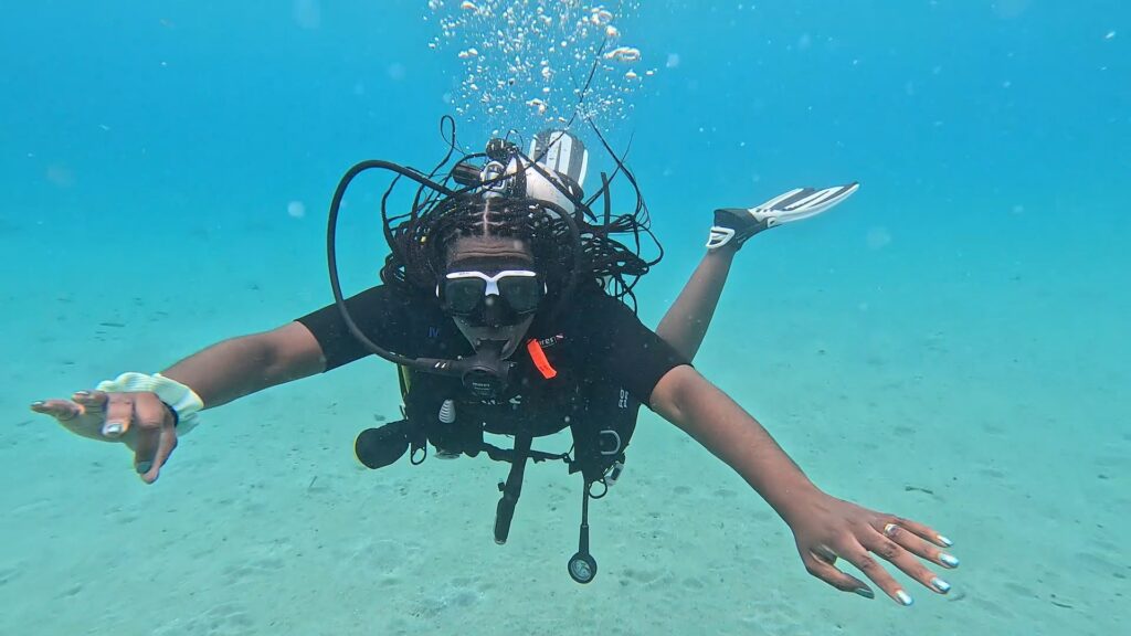 Plongeur lors d'un baptême de plongée, Curaçao