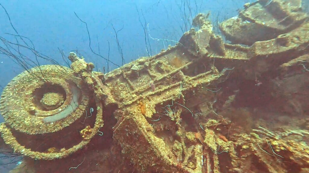 Épave sous-marine recouverte de coraux à Curaçao